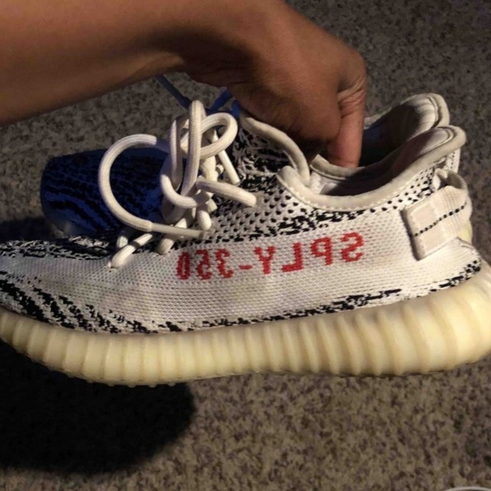 YEEZY BOOST 350 v2